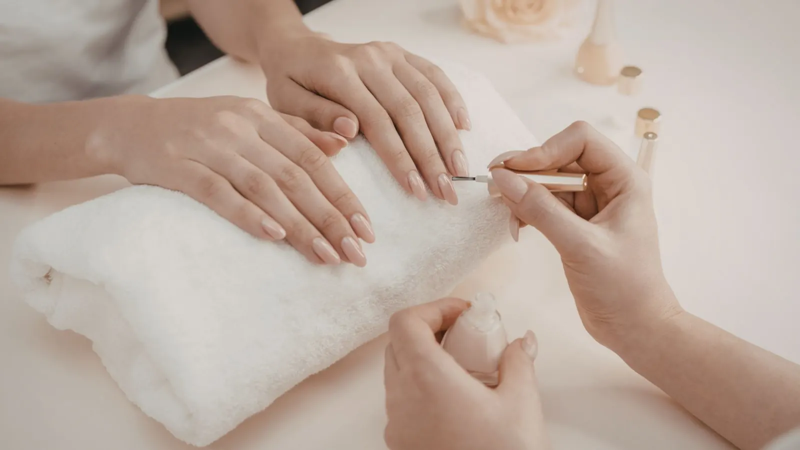 Nail polish manicure service in Tustin CA